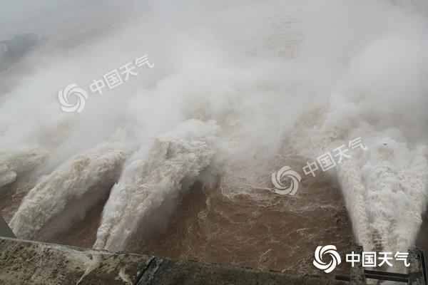 南方大范围高温继续盘踞 明起长江中下游降雨再增强