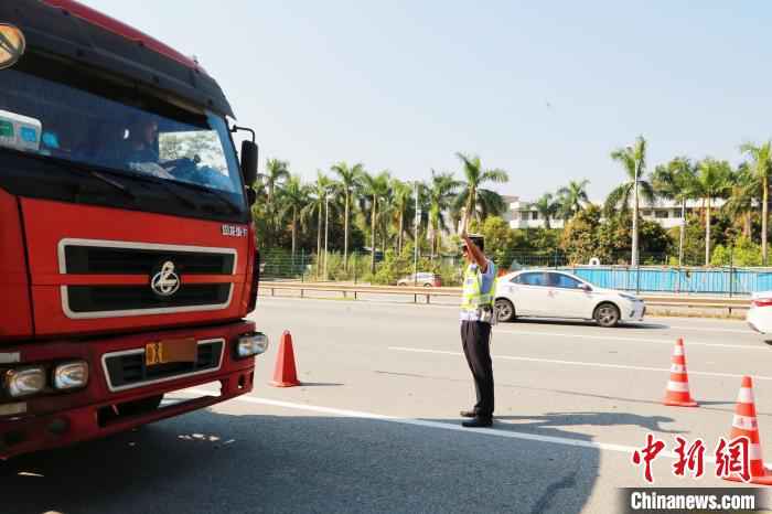 11月1日以来，广东省重大道路交通事故“零发生”。粤交警供图